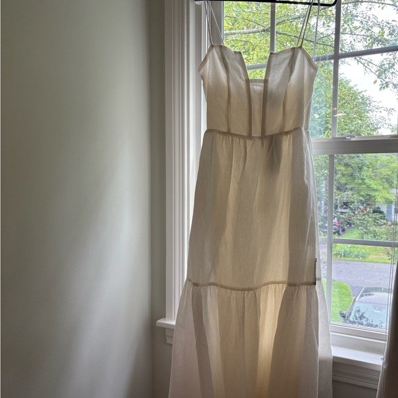 Lulus Dresses & Skirts - Lulu’s White Midi- Dress Size M
